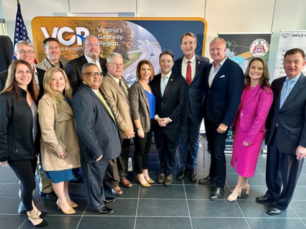 From left to right: First row – Stephanie Cz, Corporate Marketing Manager for PGT Innovations; Kim Taylor, Virginia House of Delegates; Floyd Brown Jr., Prince George Board of Supervisors; Donald Hunter, Prince George Board of Supervisors; Carrie Coyner, Virginia House of Delegates; Joe Benevento, Deputy Secretary of Commerce and Trade for Virginia; Glenn Youngkin, Governor of Virginia; Jeff Jackson, President and CEO of PGT Innovations; Rachel Evans, Senior Vice President Human Resources for PGT Innovations; Keith Boswell, President and CEO of Virginia’s Gateway Region Economic Development Organization. Second row - David McCutcheon, Senior Vice President of Business Integration for PGT Innovations; Bob Keller, Senior Vice President of Product Innovation and Technology for PGT Innovations; and Bruce Wesner, Senior Director of Automation and Reliability for PGT Innovations (Photo: Business Wire)